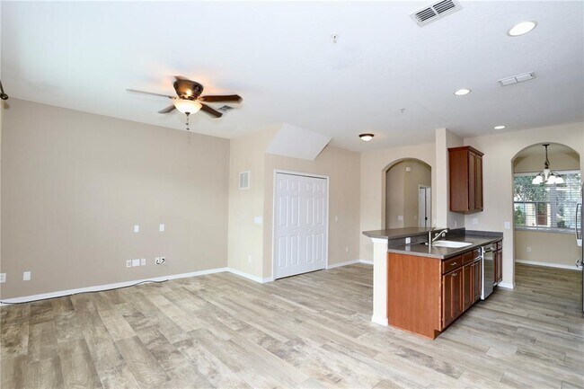 Building Photo - 7912 Northlake Pkwy