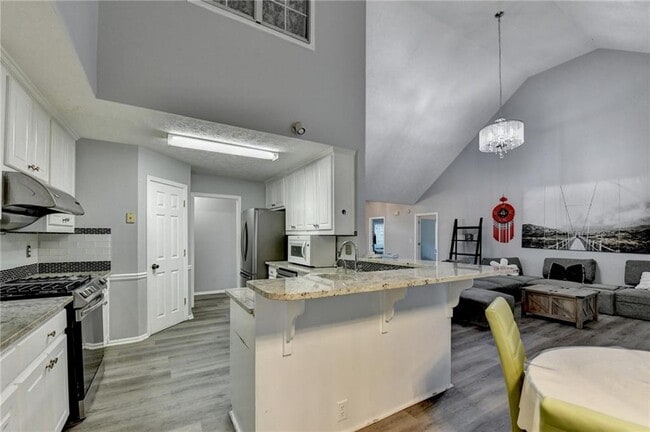 Building Photo - 235 Ruby Forest Pkwy