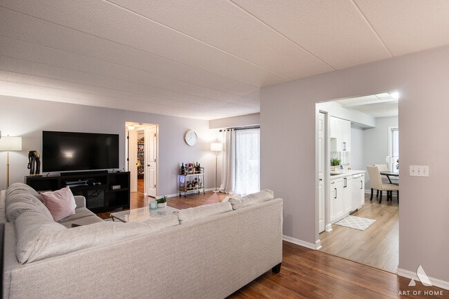 Building Photo - 11110 E Cove Cir