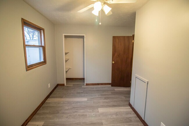 Building Photo - Completely Renovated and Affordable 3 BR Home