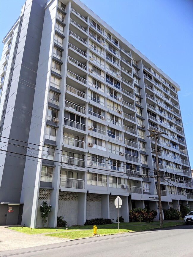 Building Photo - 1621 Dole St