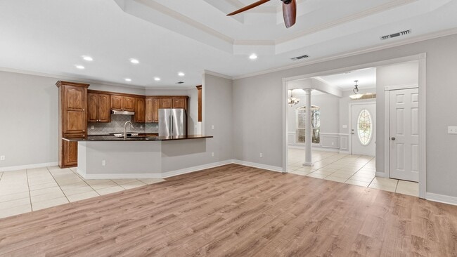 Building Photo - 4 Bedroom, 3 bathroom home in Pleasant Gro...