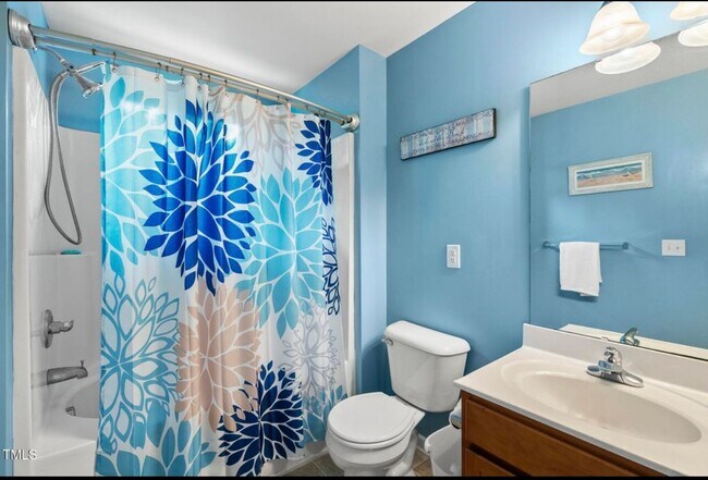 Building Photo - 619 Laurens Way