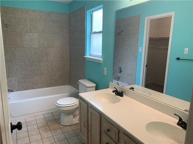 Building Photo - 2302 Tracey Ann Ln