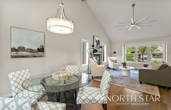 Building Photo - Modern and Spacious 3 bed/2 bath
