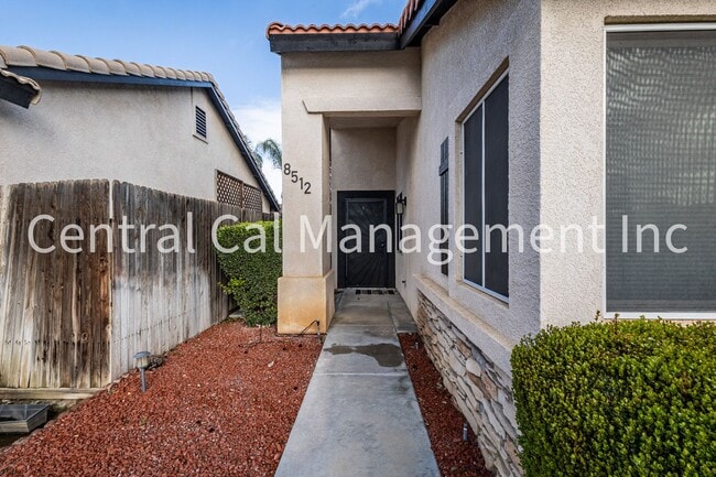 Building Photo - 3 Bedroom/2 Bath Home in Desired Riverlakes Community - $2450 per month!