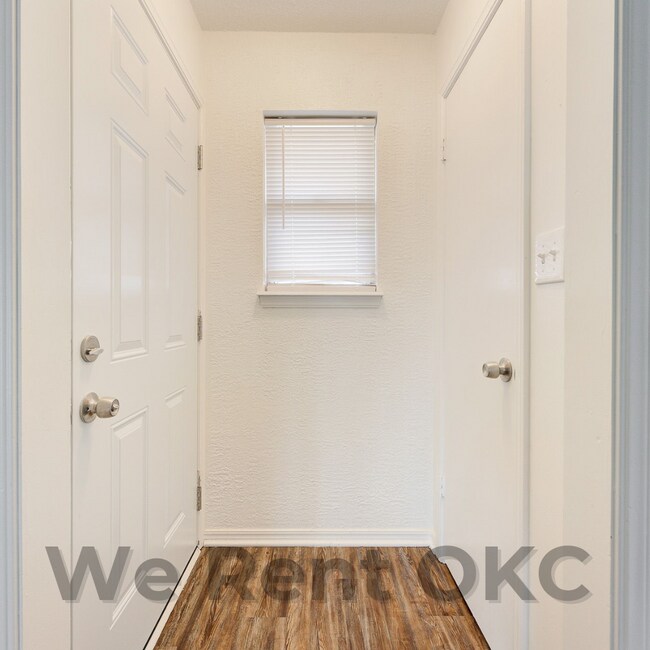 Building Photo - 1332 SW 77th Pl