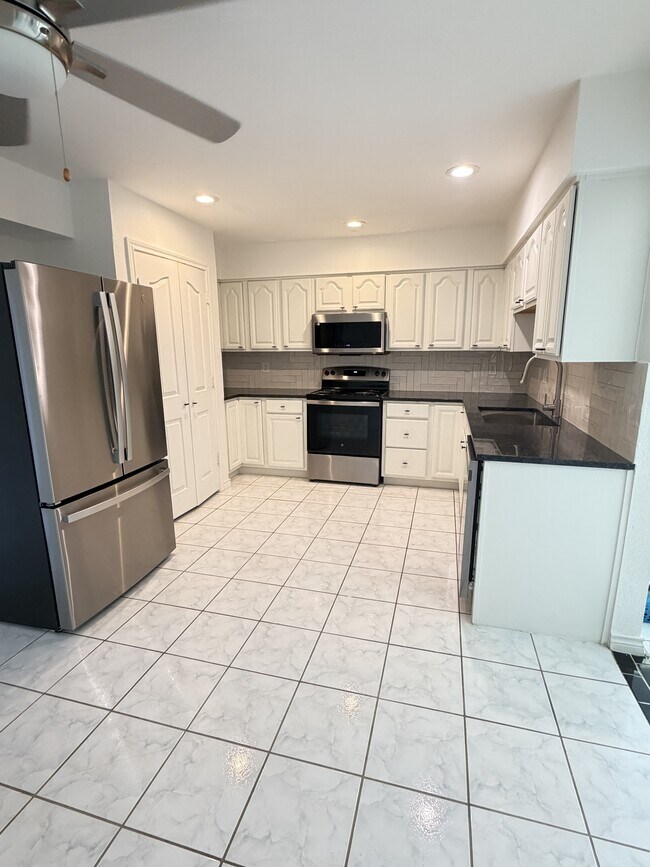 Building Photo - 2946 Las Campanas Dr