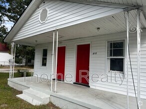 Building Photo - 810 E Grand Ave