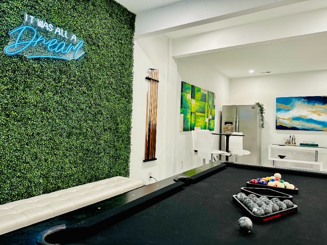 Building Photo - 323 Atherton St