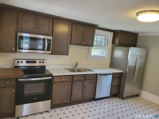 Building Photo - 31 Bellevue St