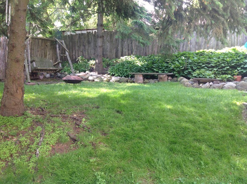 Building Photo - 1920 N Water St