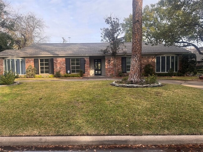 Building Photo - 4726 Ivanhoe St