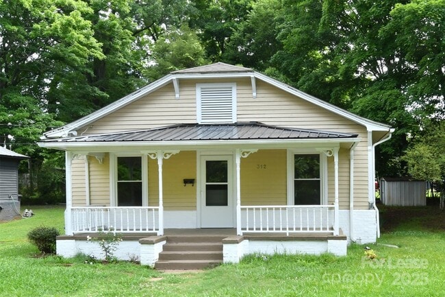Primary Photo - 312 Bost St