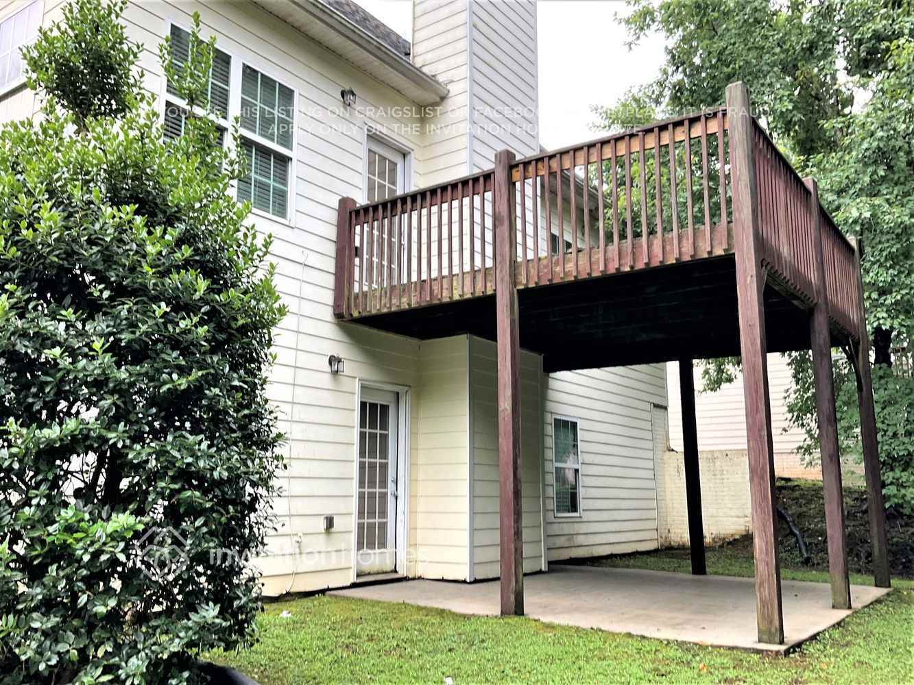 Building Photo - 10 Camden Cir