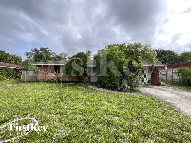 Building Photo - 830 E Evanston Cir