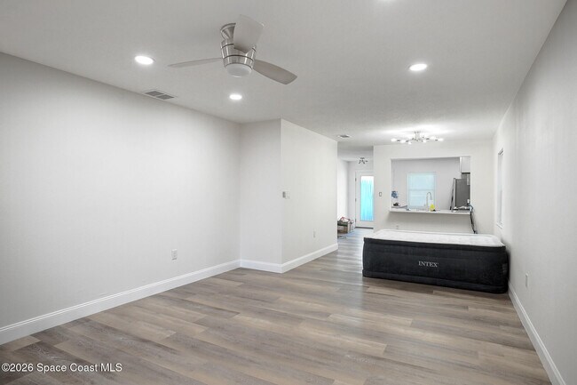 Building Photo - 145 Kristi Dr