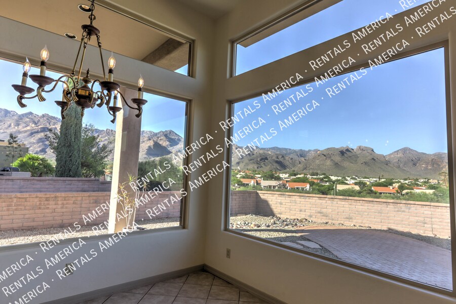 Building Photo - 5032 N Valley Shadows Pl