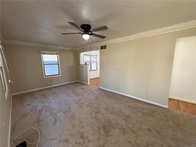 Building Photo - Discover this beautifully refreshed 2-bed, 2-bath gem in St. Ann!