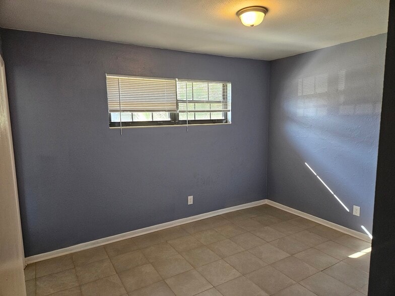 Building Photo - 2211 Patou Dr W