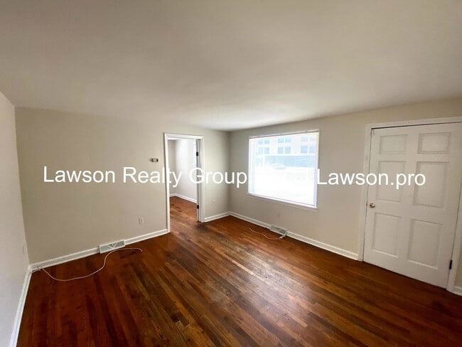 Building Photo - Cozy Three Bedroom Home in Salem with Shed