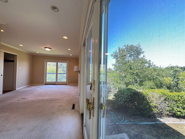 Building Photo - Fabulous LAH home, close town location, sp...