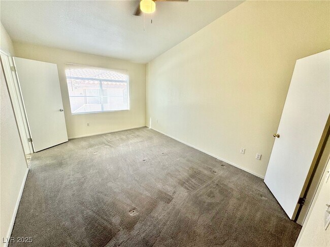 Building Photo - 5415 W Harmon Ave