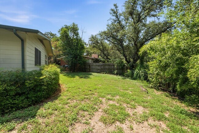 Building Photo - 2414 Havenside Dr