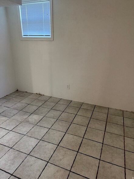 Building Photo - 3578 S Van Buren Ave