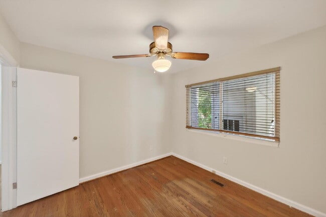 Building Photo - Brick Home AVAILABLE NOW