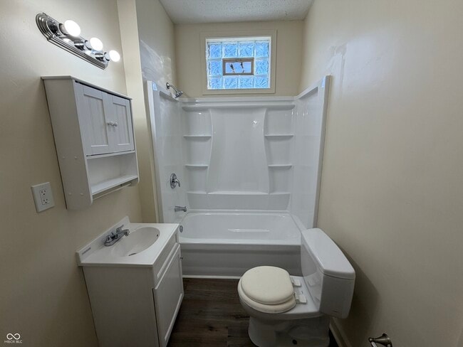 Building Photo - 321 W 32nd St