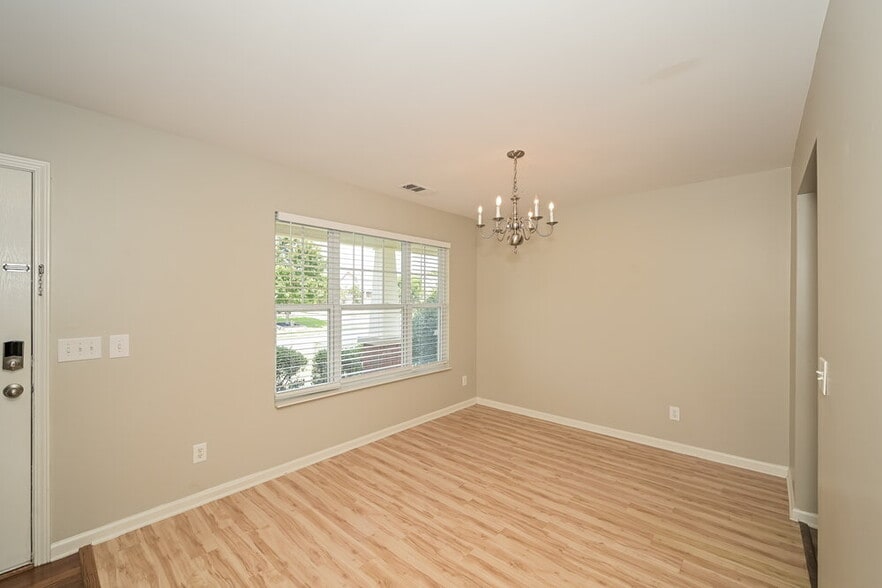 Building Photo - 2145 Erin Ln