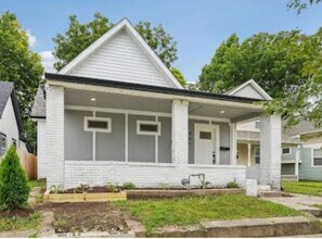 Building Photo - Spacious Three Bedroom Single Family Home Near White River and 10th