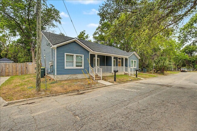 Building Photo - SECTION 8 WELCOME!! - 3 bedroom recently built - $250 gift card special