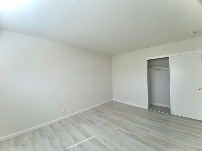 Building Photo - Gorgeous 5-bedroom home located in Fremont! – Huge Backyard!