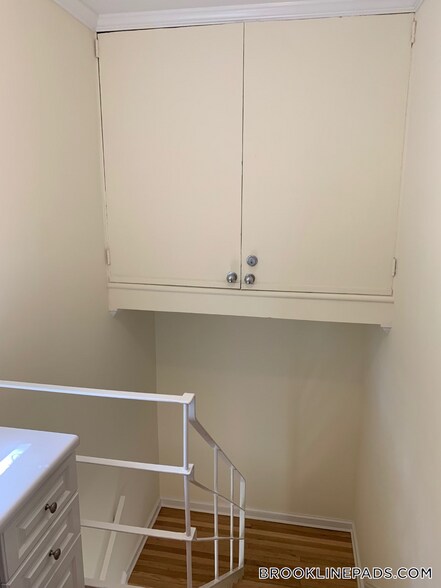 Building Photo - 210 Gerry Rd