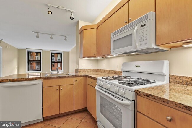 Building Photo - 616 E Street NW Unit 1005