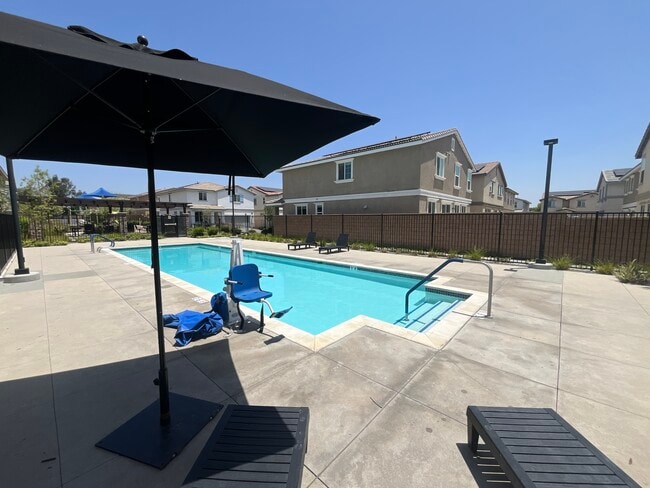 Building Photo - 24943 Dassault Ct
