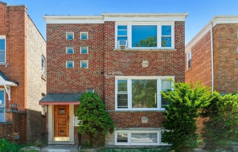 Primary Photo - 5735 W Addison St