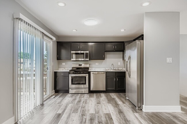 Building Photo - 5611 Allemong Dr