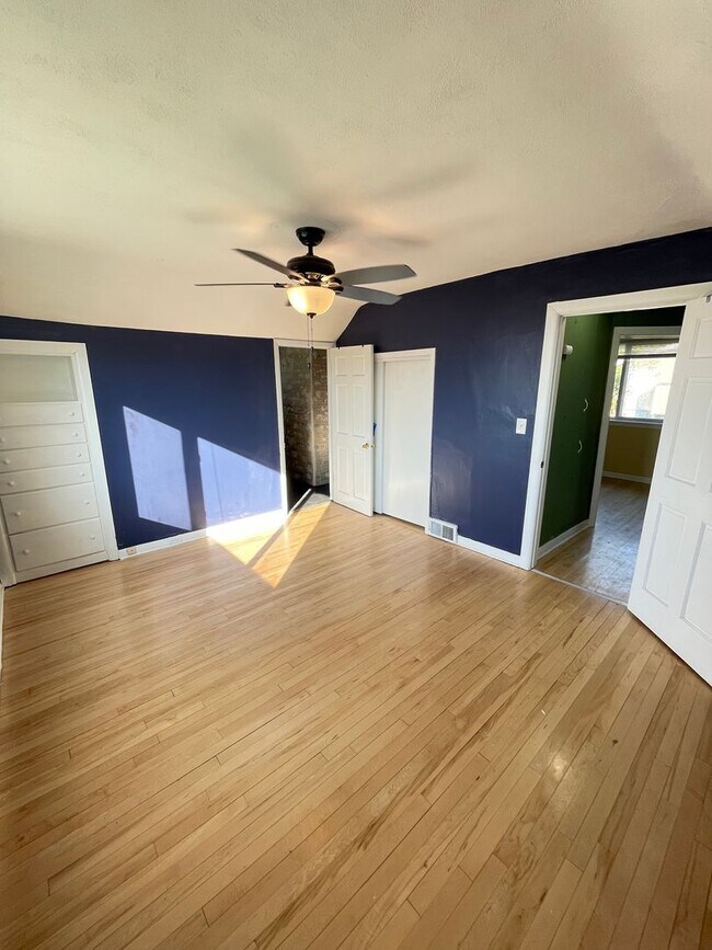Building Photo - Available August - 2 Bedroom, 1 Bath New R...