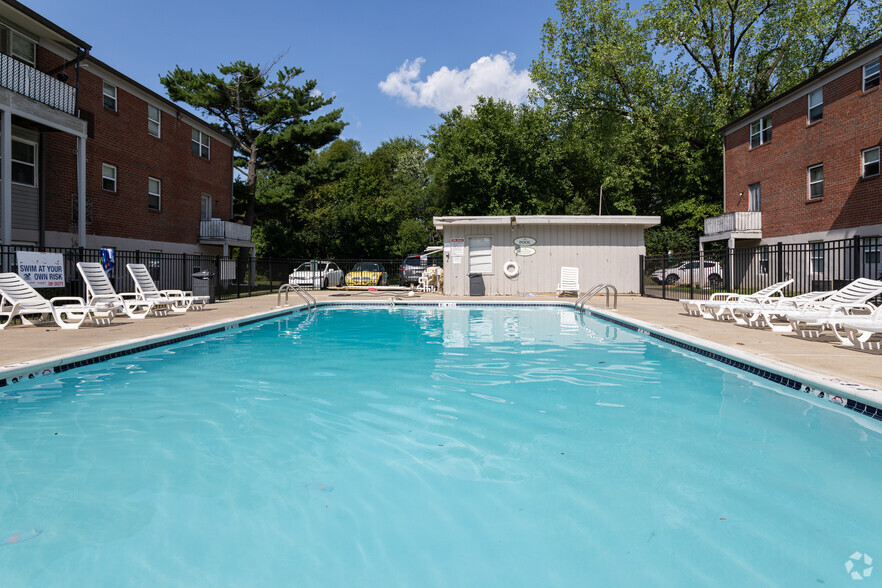 Pool - The Courtyards at Bensalem