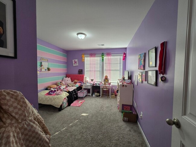 Building Photo - 335 Niblick Dr