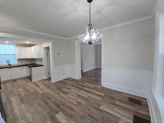 Building Photo - 310 N C St