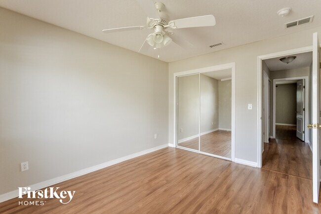 Building Photo - 1393 Pine Song Dr