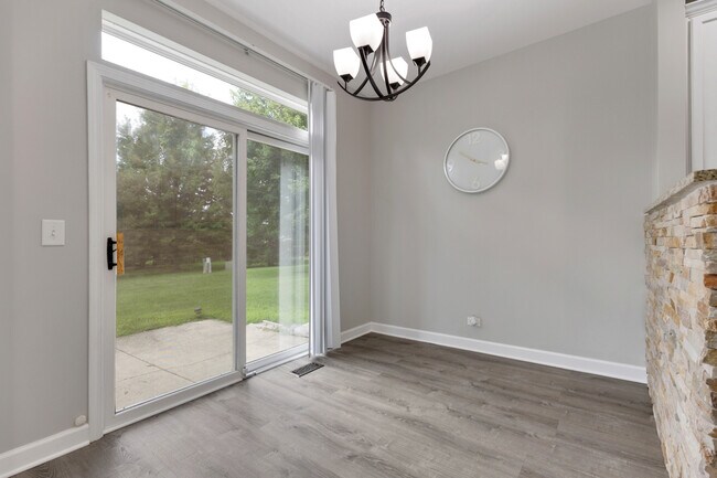 Building Photo - 2253 Sunrise Cir
