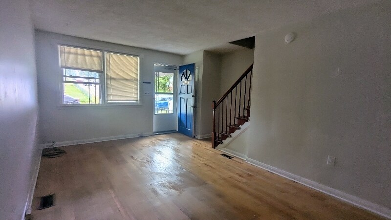 Building Photo - 2920 Benson Ave