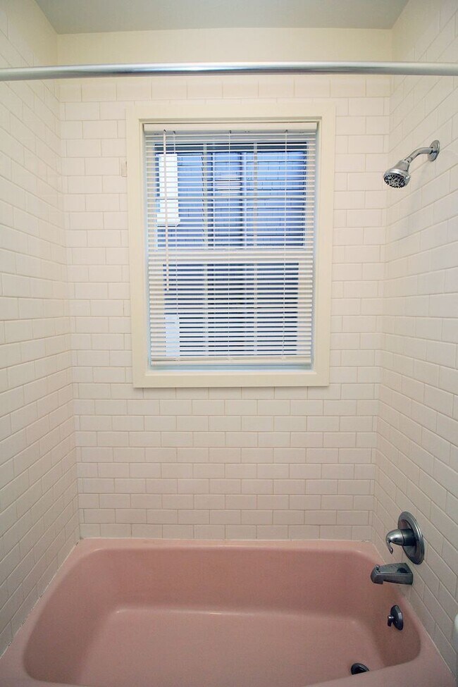 Building Photo - 1928 SW Laurel St