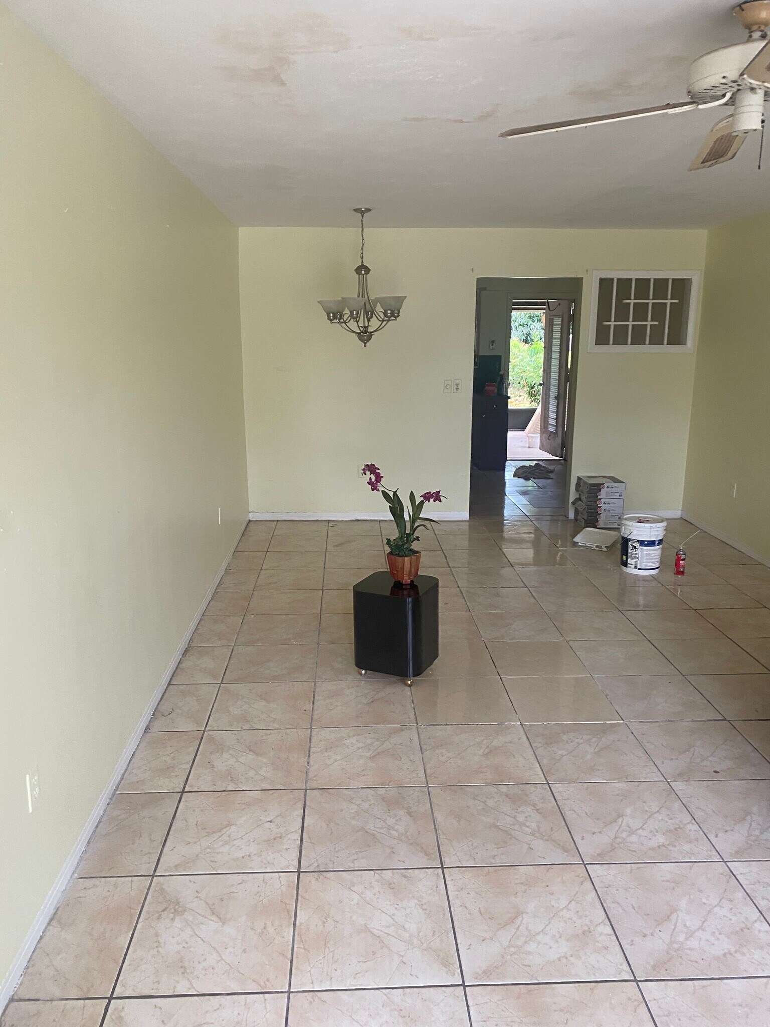 Building Photo - 530 NE 138th St