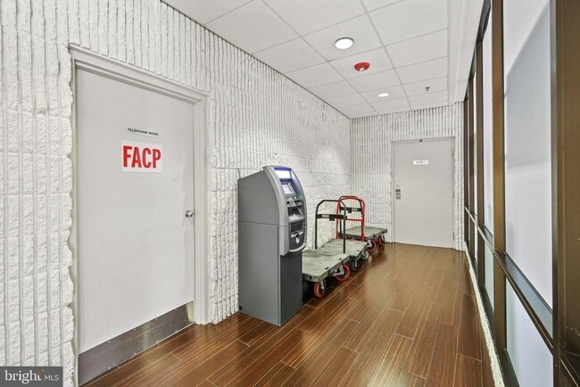 Building Photo - 6301 Stevenson Ave